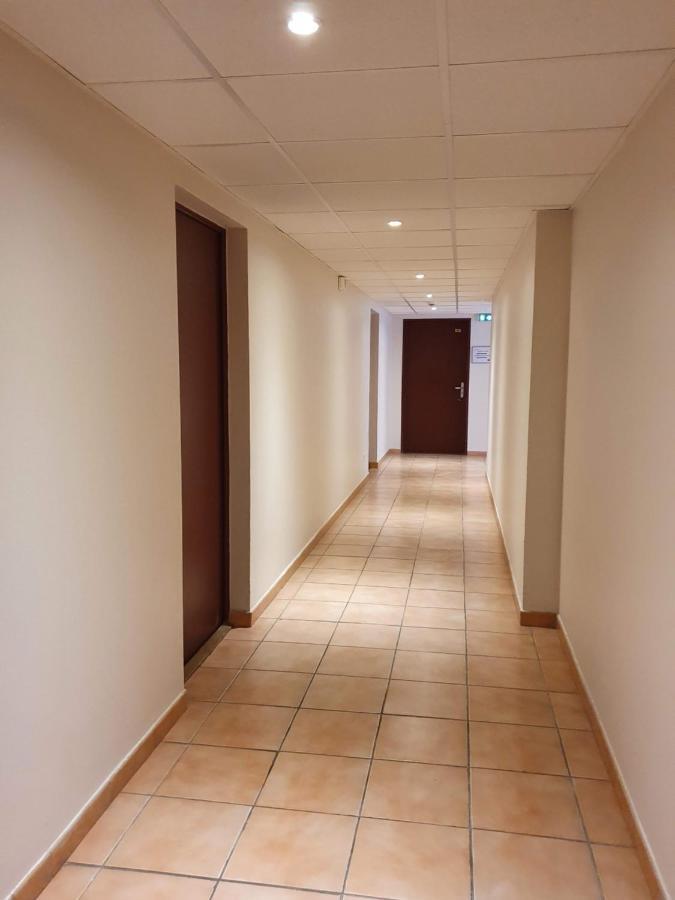 Joli Appartement T2 Dans Residence Avec Piscine, Hammam Et Parking Gratuits Carcassonne Buitenkant foto